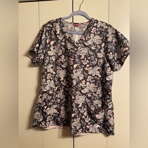 🩺Vera Bradley Scrub Top🩺